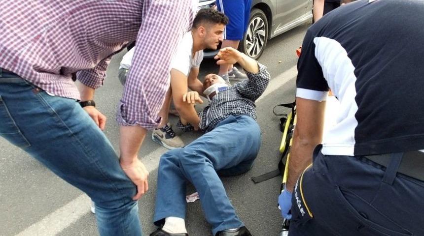 Yolun Karşısına Ge&ccedil;en Yaşlı Adama Otomobil &Ccedil;arptı