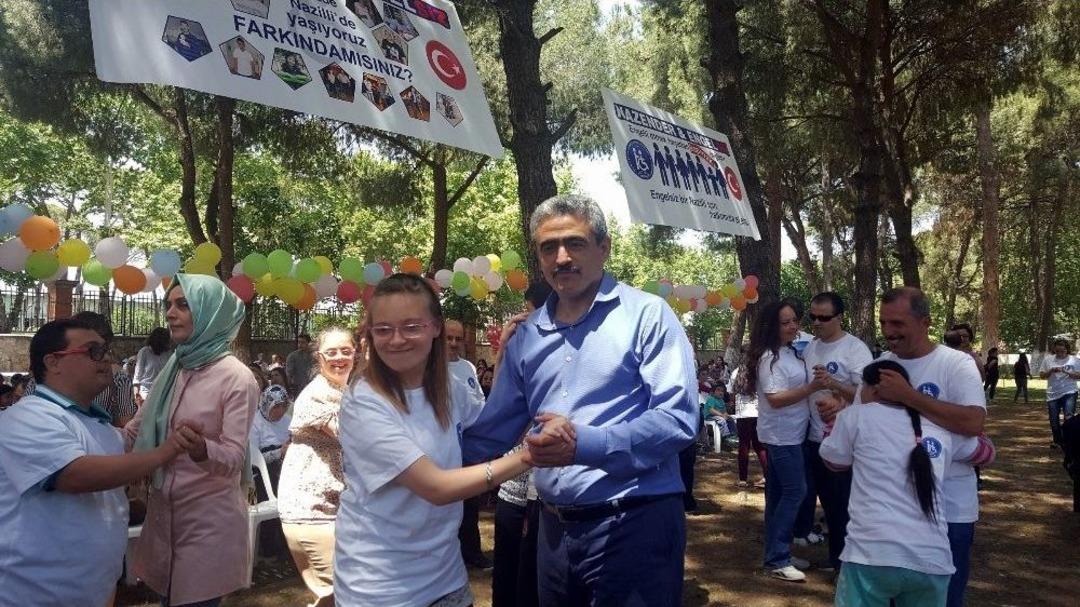 Başkan Alıcık&rsquo;tan Engelsiz Zeybek Oyunu