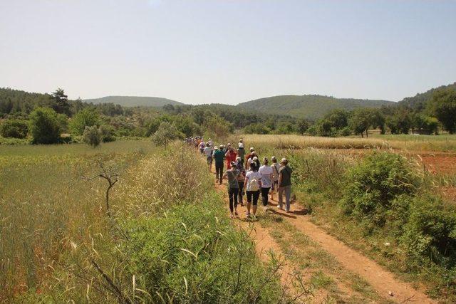 Anneler G&uuml;n&uuml;&rsquo;nde Y&uuml;r&uuml;d&uuml;ler 1