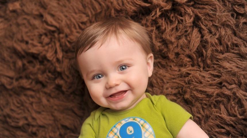 9. Ayda Bebeklerde Alışveriş