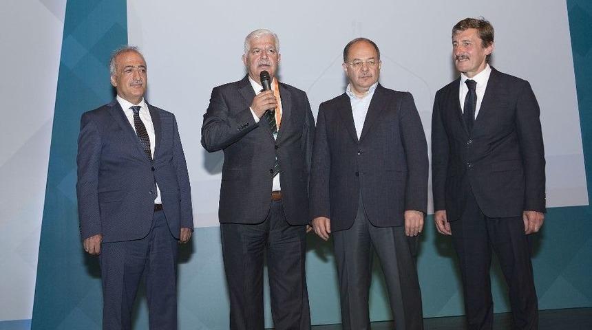 14 Mayıs Eczacılık G&uuml;n&uuml;&rsquo;nde Sekt&ouml;r&uuml;n Kalbi Atat&uuml;rk &Uuml;niversitesinde Attı