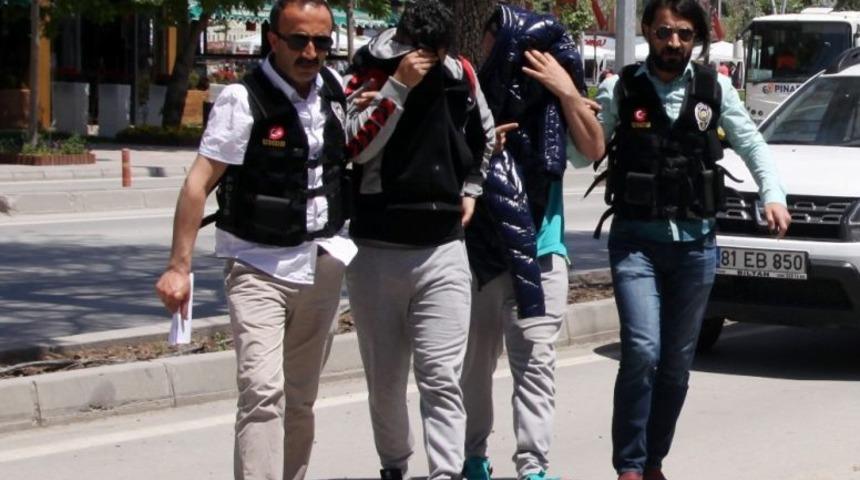 Adliyeye Sevk Edilen Uyuşturucu Zanlıları Tutuklandı