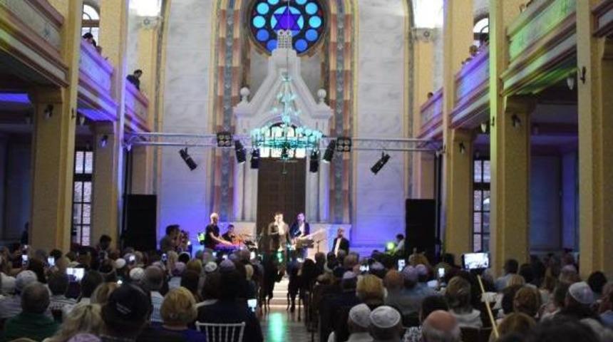 İsrailli Şarkıcı David D'eor, Edirne Sinagogunda Konser Verdi