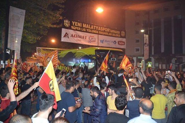 Yeni Malatyaspor Şehir Turu Attı