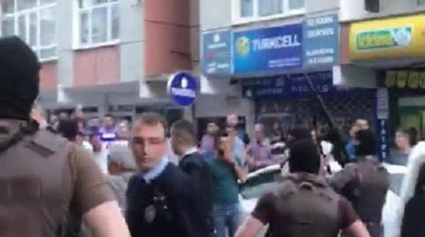 (Geniş)Kartal'da Polisle Kovalamaca Kazayla Bitti, 6 Yaralı 3 G&ouml;zaltı