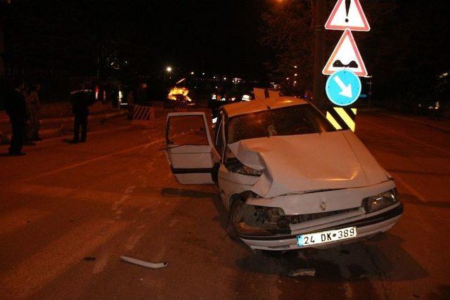 Elazığ&rsquo;da Trafik Kazası: 4 Yaralı 1