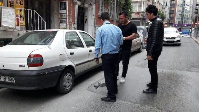 Şişli’de Sokak Ortasında Silahlı Kavga: 1 Yaralı