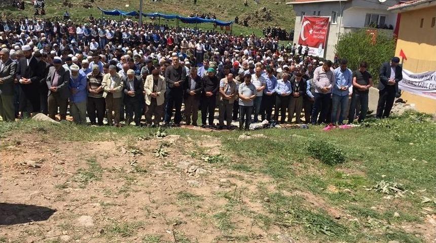 Bu K&ouml;ye Binlerce Kişi 7 Yılda Bir Geliyor