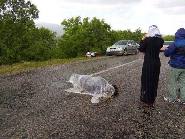 Motosiklet Devrildi, Sürücü Ölümden Döndü