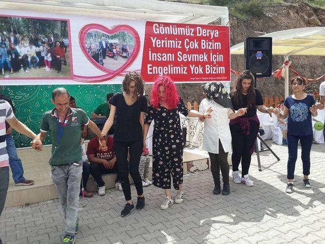 Mahmut Demir&rsquo;den Engellilere Ş&ouml;len 2