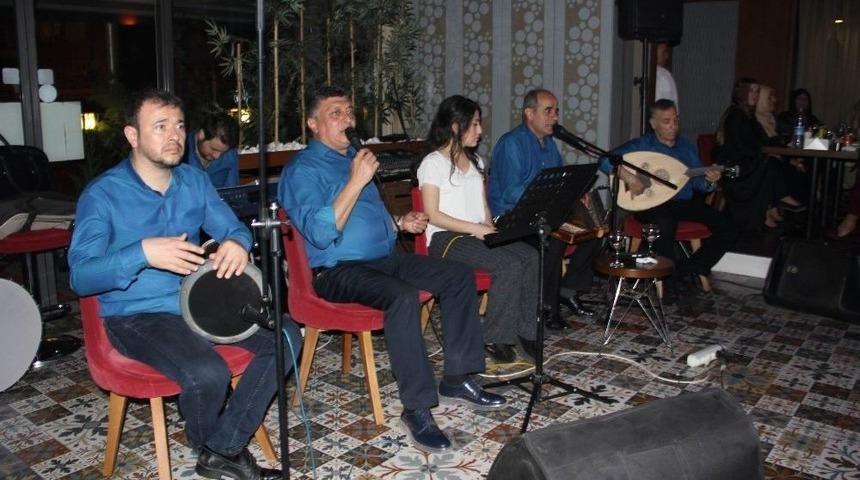 Liv Suit&rsquo;te Annelere &Ouml;zel Etkinlik