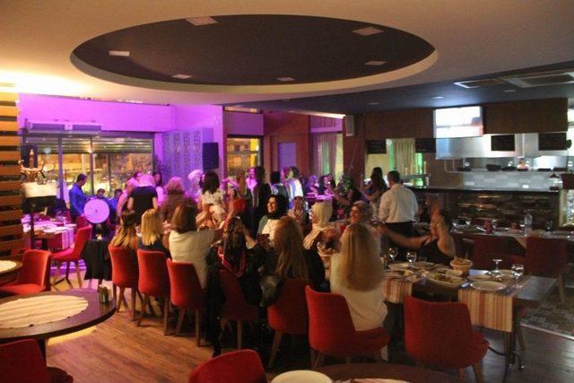 Liv Suit&rsquo;te Annelere &Ouml;zel Etkinlik 1