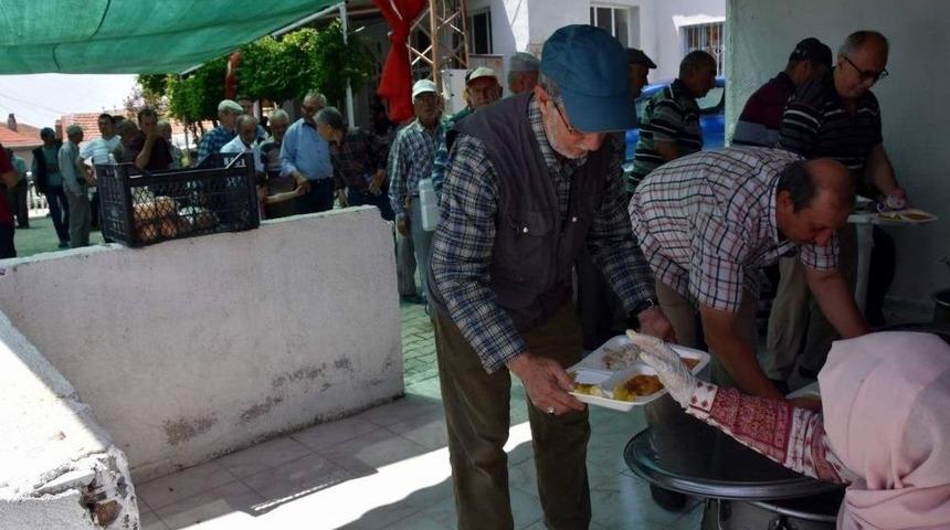 Aliağa&rsquo;da K&ouml;y Hayırları Ve Keşkek Şenliği