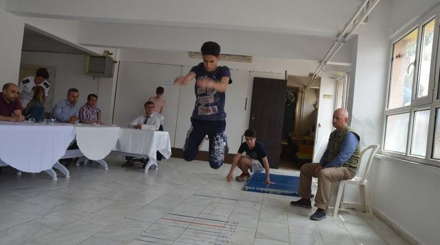 &Ouml;ğrenciler M&uuml;lakatta Ter D&ouml;kt&uuml;