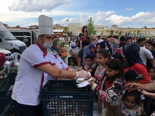 Çorlu’da Anneler Günü Konseri Düzenlendi