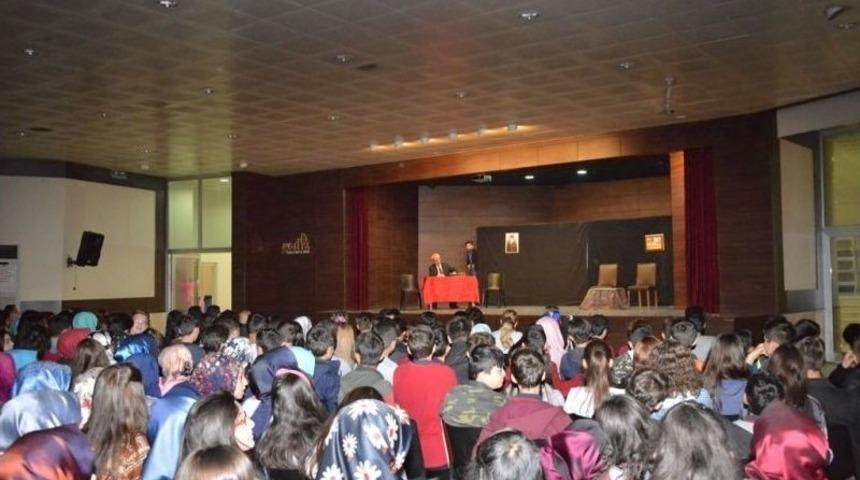 Gediz&rsquo;de &lsquo;sıra Kimde&rsquo; Tiyatro Oyunu