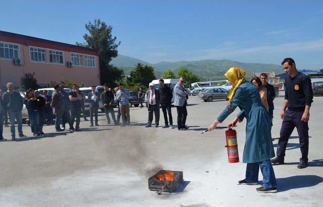 Büyükşehir Belediyesi Personeline Sivil Savunma Eğitimi