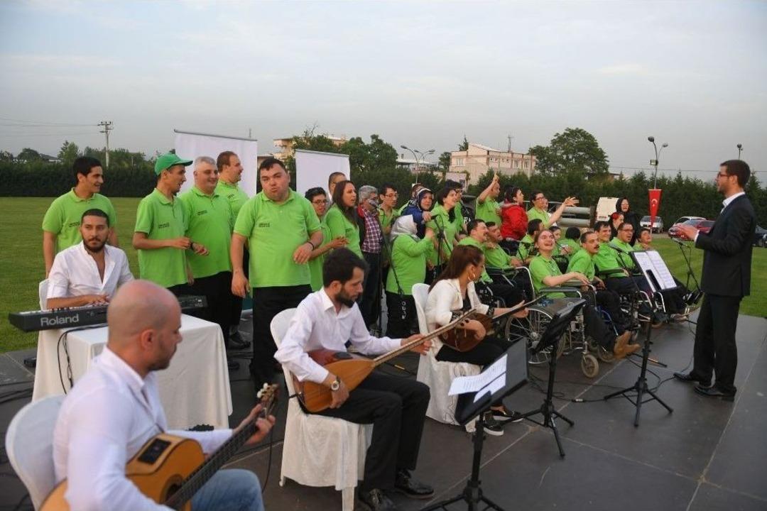 Engelleri M&uuml;zik İle Aştılar