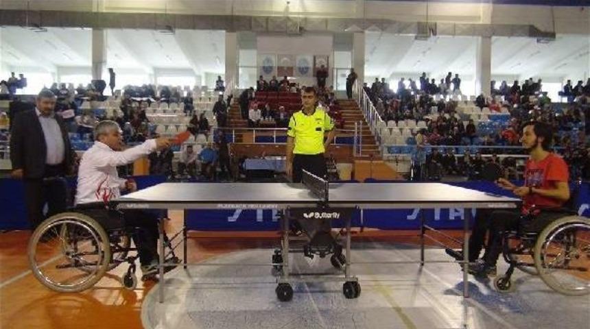 Vali Ve Başkan 'empati G&uuml;n&uuml;'nde' Tekerlekli Sandalyede