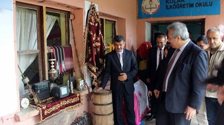 El Emekleri Beğeniye Sunuldu