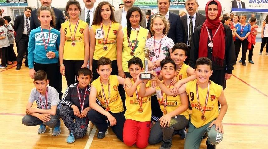 Ke&ccedil;i&ouml;ren Okullar Ligi&rsquo;nde Madalya Heyecanı