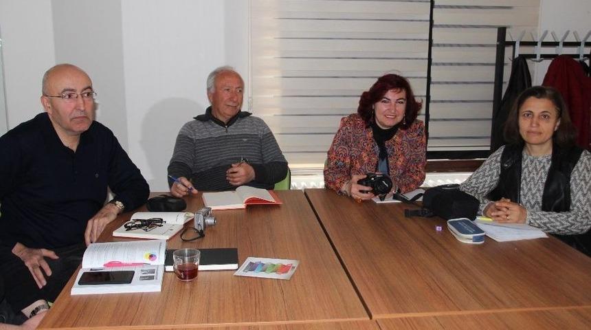 Eşine Destek Olabilmek İ&ccedil;in Fotoğraf&ccedil;ılık Kursuna Başladı