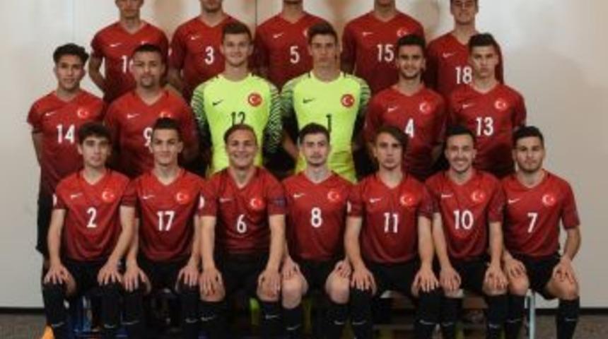 Gen&ccedil; Milliler Yarı Final İ&ccedil;in İngiltere Karşısında