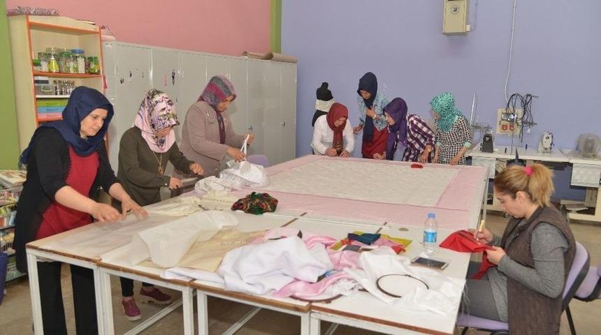 Kadınlar Tekstilde Uzmanlaşacak