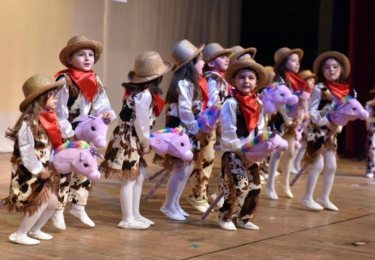 Kepezli Miniklerden 7 B&ouml;lge Dansı