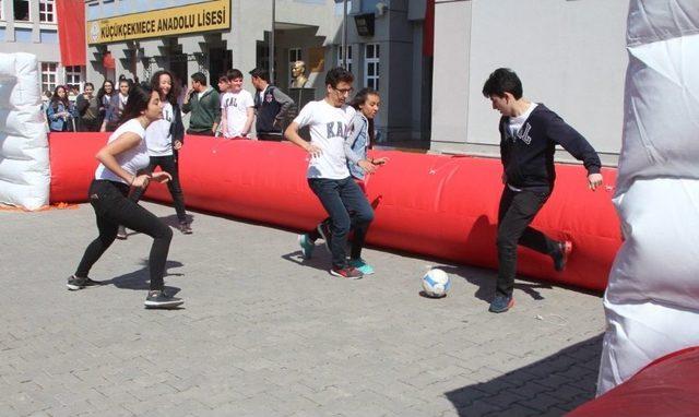 Küçükçekmece’deki Okullarda Spor Şenlikleri Başladı