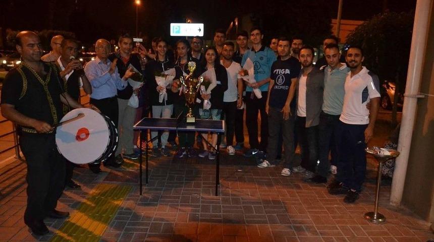 &Ccedil;ukurova &Uuml;niversitesi Masa Tenisinde Şampiyon