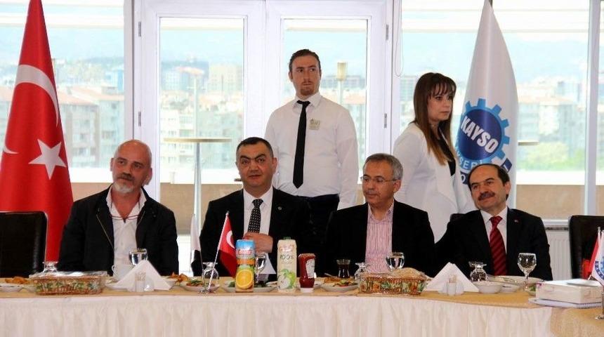 Kayso Y&ouml;netim Kurulu Başkanı Mehmet B&uuml;y&uuml;ksimit&ccedil;i: &ldquo;&uuml;niversite-sanayi İşbirliğini Lafta Değil Ger&ccedil;ekte Oluşturmalıyız&rdquo;