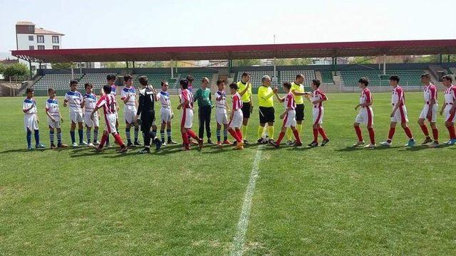 Gölbaşı U14 Futbol Takımı Türkiye Şampiyonu Olma Yolunda