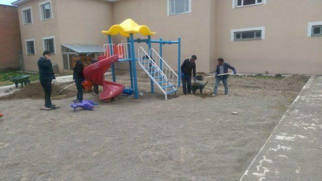 Çaldıran’da Park Yapımı