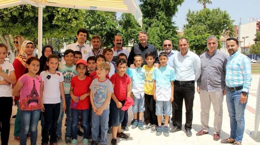 Başkan Turgut, Gen&ccedil;lerle Satran&ccedil; Oynadı