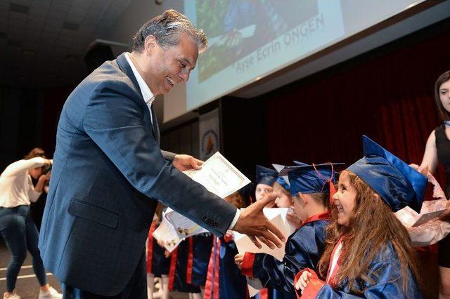 Başkan Uysal, Kreş Öğrencilerinin Mezuniyet Törenine Katıldı