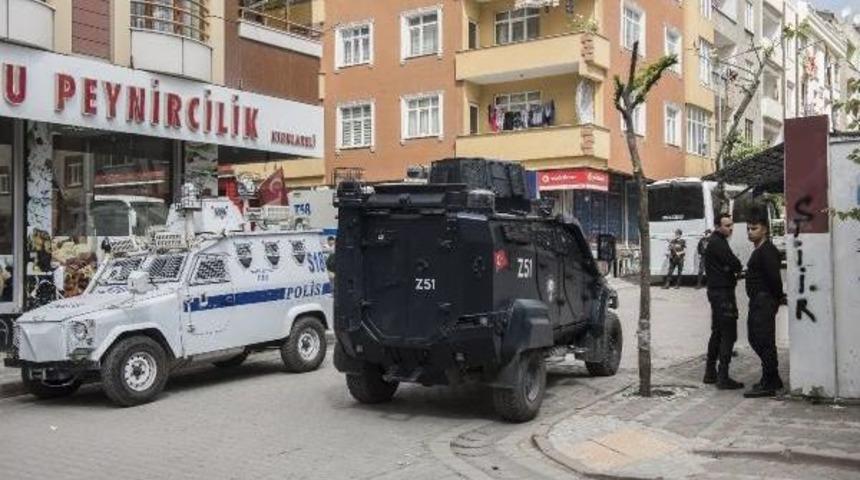 Sultangazi'deki Gerginliğin Ardından Polis &Ouml;nlemleri S&uuml;r&uuml;yor
