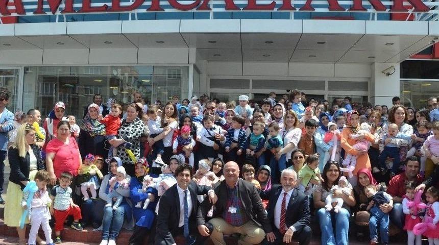 T&uuml;p Bebek Tedavisiyle Anne-baba Olan 150 &Ccedil;ift Anneler G&uuml;n&uuml;&rsquo;n&uuml; Kutladı