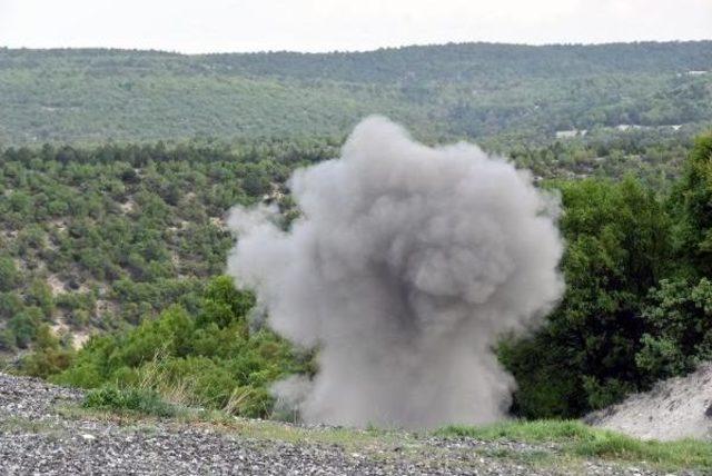 Kütahya'da Çocuklar Kurtuluş Savaşı Döneminden El Bombası Buldu