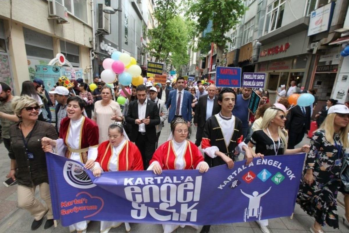 Engelsiz Yaşam G&uuml;n&uuml;&rsquo;nde Kartallı Engelliler Doyasıya Eğlendi