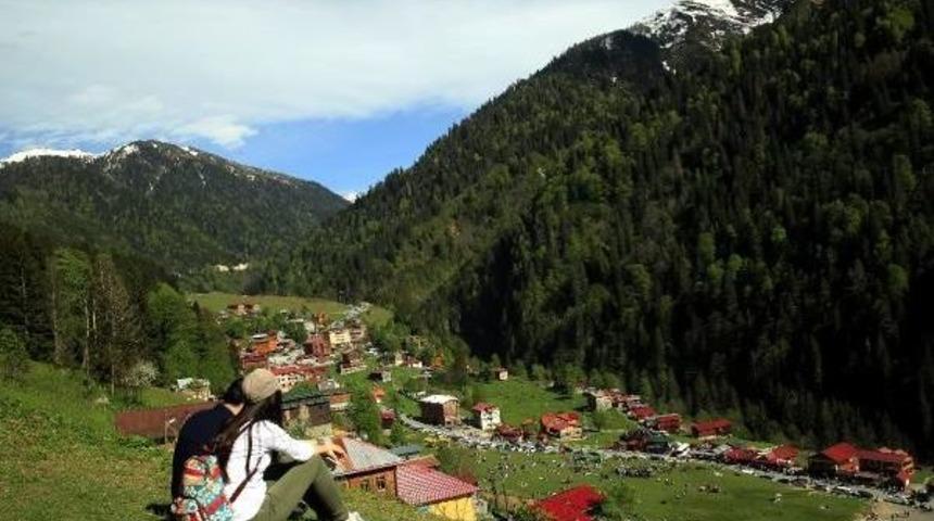 Fırtına Vadisi Ve Ayder Yaylası'na Turist Akını