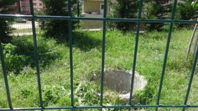 Okul Dışına Ka&ccedil;an Toplu Almak Isterken, Bacağına Tel &Ouml;rg&uuml;s&uuml; Saplandı 2