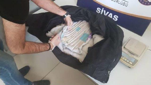 Montunun Astarında 902 Gram Eroin Ele Ge&ccedil;en Afgan Tutuklandı 1