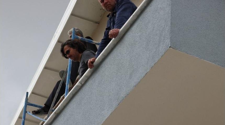 Patronu &rsquo;istersen İskeleye &Ccedil;ık Atla&rsquo; Deyince İntihara Kalkıştı