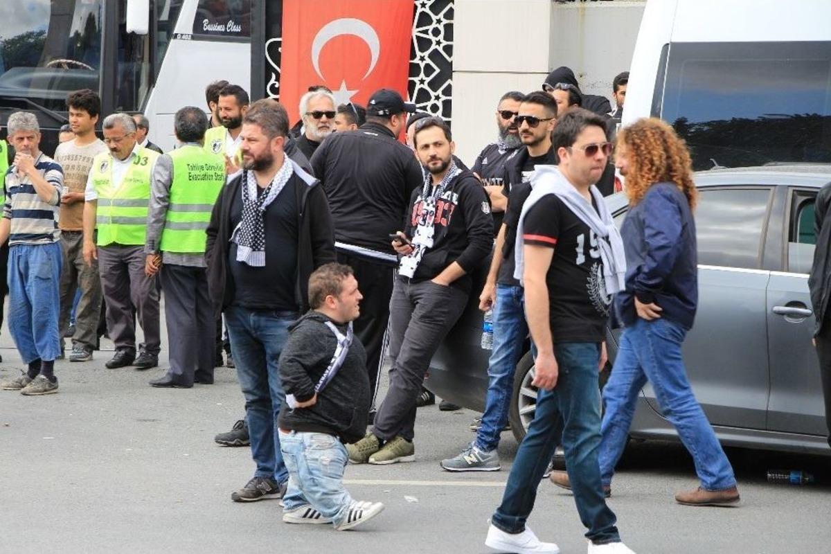 50 Otob&uuml;s Dolusu Beşiktaş Taraftarı Bursa Yolunda