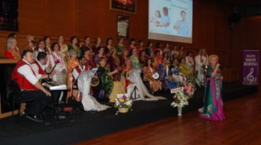 Nil&uuml;fer Kadın Korosu Roma Yolcusu