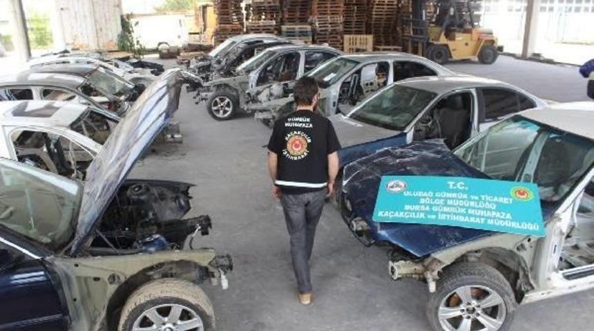 Bursa&rsquo;Da L&uuml;ks Otomobil Ka&ccedil;ak&ccedil;ılarının Deposuna Baskın