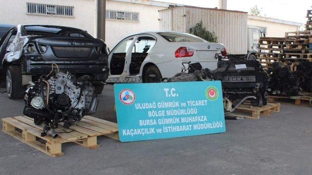 Kaçak Yollarla Ülkeye Getirilen Lüks Otomobilleri Parçalayıp Satıyorlar