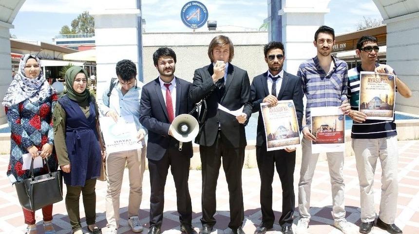 Ayasoyfya İ&ccedil;in 15 Bin İmza