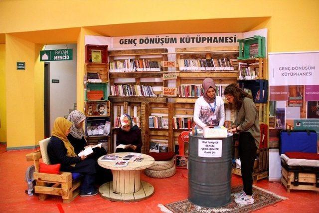 K&uuml;t&uuml;phaneye Farklı Bakış A&ccedil;ısı &ldquo; Gen&ccedil; D&ouml;n&uuml;ş&uuml;m K&uuml;t&uuml;phanesi&rdquo; 1